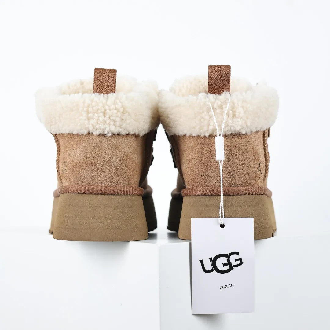 Pick up locally 💰660 Core recommendation Good price In recent years, uug has launched a series of styles, which are partially geared towards the preferences of young consumers and have also moved to the forefront of fashion trends. Shoe body material: water-repellent coated suede upper, 17mm UGGPURE™ implanted wool insole, lightweight non-slip and comfortable rubber outsole, with brand LOGO and trademark, with full packaging Size: 35 36 37 38 39 40